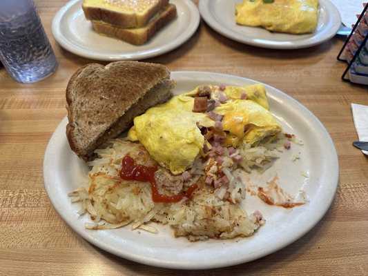 Charlie's Cafe by null