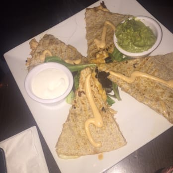 Avenue Restobar - Chicken quesadilla. Very good - Breakfast & Brunch Near Me - Astoria, New York