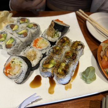 HK Tea and Sushi - Eel Avocado, Shrimp Tempura, Alaskan Roll - Sushi Bars Near Me - Brooklyn, New York HK Tea and Sushi - Eel Avocado, Shrimp Tempura, Alaskan Roll - Sushi Bars Near Me - Brooklyn, New York
