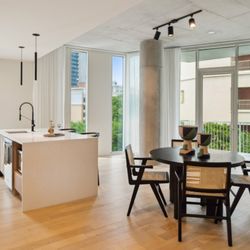 Apartment Buddy - Luxury Downtown high-rise apartments