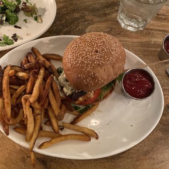Farmhouse Kitchen - Boca Raton - Fish Sandwich Mahi Mahi blackened - New American Near Me - Boca Raton, Florida