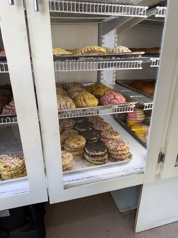 Lilly's Panaderia