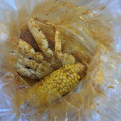 Lee's Seafood Boil North Olmsted - 1/2 snow crab