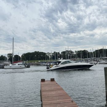 Pelican's Nest Waterfront Restaurant - Dockside dining - Seafood Near Me - Rochester, New York