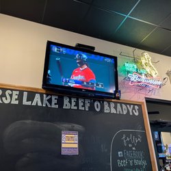 Beef 'O' Brady's - Watching the game and having a great meal!
