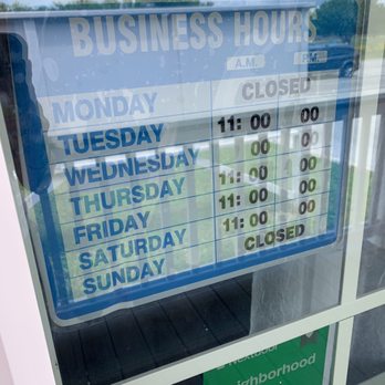 Bits N Bites Cake Shop - Hours sign - Cupcakes Near Me - Copperas Cove, Texas