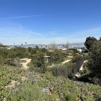 Stoneview Nature Center - Community Centers Near Me - Culver City, California