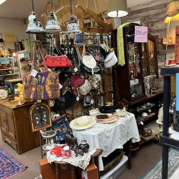 Cool School Antique Mall - Antiques Near Me - Bristol, Wisconsin