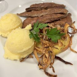 Heinemann Café - Konditorei - Kalbsleber Berliner Art