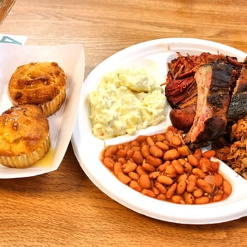 Big John's Texas BBQ - BBQ sampler and cornbread - Barbeque Near Me - Page, Arizona