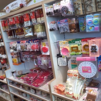 セリア Shopping 若松町5 5 1 神戸市 兵庫県 Japan Phone Number Yelp