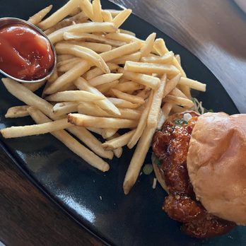 TAVERN IN THE SQUARE - Updated September 2025 - 101 Photos & 51 Reviews