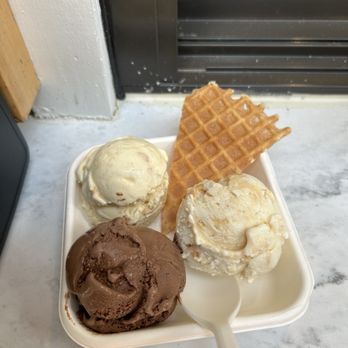 Jeni's Splendid Ice Creams - My choices three half scopes. - Ice Cream & Frozen Yogurt Near Me - San Antonio, Texas Jeni's Splendid Ice Creams - My choices three half scopes. - Ice Cream & Frozen Yogurt Near Me - San Antonio, Texas
