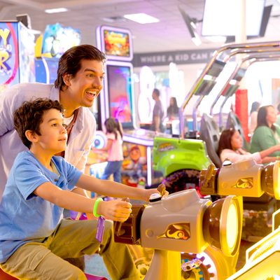 Chuck E. Cheese by null