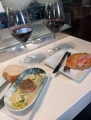 Tastavin Vinos y Pinchos by null