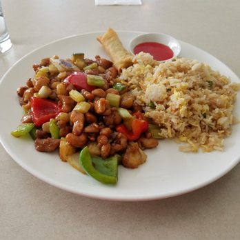 Hong Kong Restaurant - Cashew Chicken with fried rice. - Chinese Near Me - Eugene, Oregon Hong Kong Restaurant - Cashew Chicken with fried rice. - Chinese Near Me - Eugene, Oregon