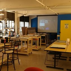 Creatorpult Makerspace - Plenty of Work Space and Tools