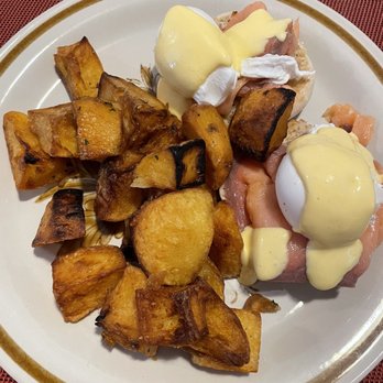 Raymond's - Norwegian Eggs Benedict - American Near Me - Montclair, New Jersey