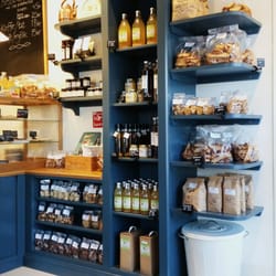 Annas Hembageri - Honey, müsli, and more for sale as well.