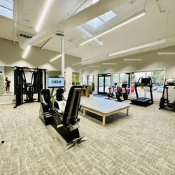 EVOLVED Physical Therapy - Interior