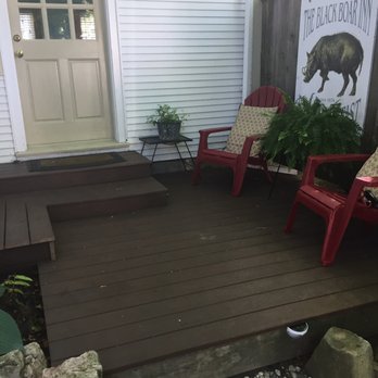 The Black Boar - Lesa Lynn room. Didn't catch any other pictures but this is the little porch outside the room. - Hotels Near Me - Ogunquit, Maine
