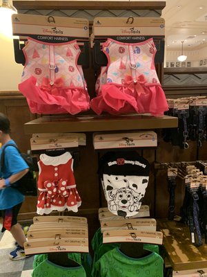 Mickey's of Hollywood by null