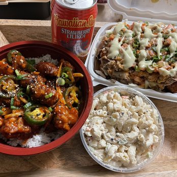 Fire and Rice - K-pop chicken bowl with lava sauce, kalua pig tots, Mac salad, & Hawaiian Sun Strawberry Lilikoi drink - Hawaiian Near Me - Morgan Hill, California
