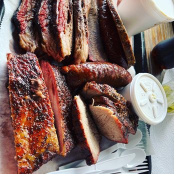 Snow's BBQ - Meat plate - Barbeque Near Me - Lexington, Texas Snow's BBQ - Meat plate - Barbeque Near Me - Lexington, Texas