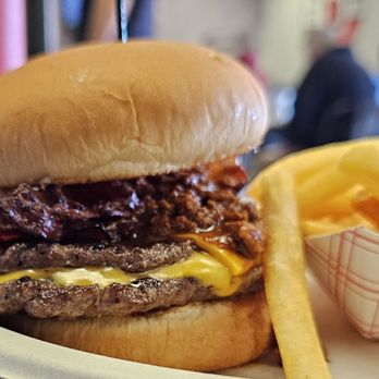 Bobo's Deli And Grill - Gus Burger - American Near Me - Winston Salem, North Carolina