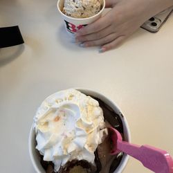 Baskin-Robbins - Hot fudge sundae.