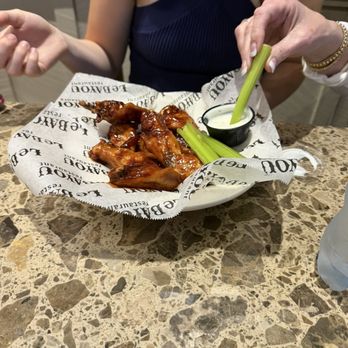 Le Bayou Restaurant & Oyster Bar - BBQ Wings - very tasty!!! - Cajun/Creole Near Me - New Orleans, Louisiana Le Bayou Restaurant & Oyster Bar - BBQ Wings - very tasty!!! - Cajun/Creole Near Me - New Orleans, Louisiana