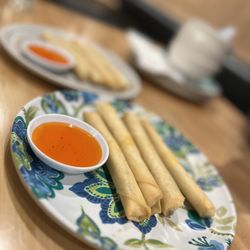 Bangkok Social - Cheese Rolls Appetizer