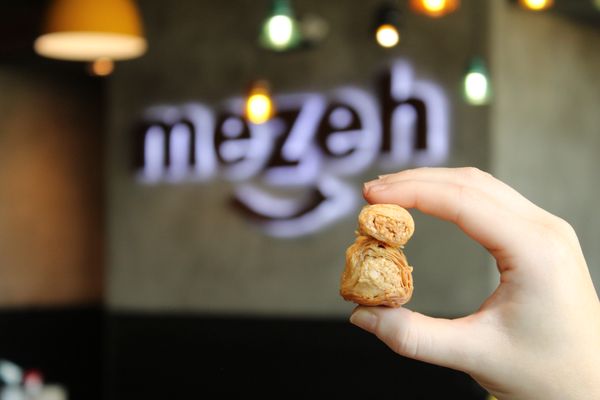 mezeh by null