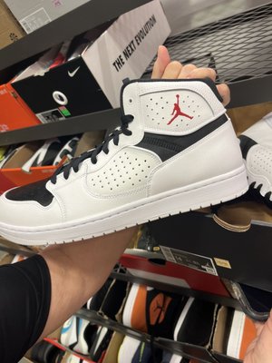 nike crossings outlet