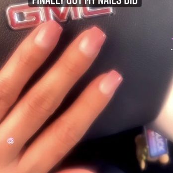 Trendy Nails Spa - Ombré gel color dip by Helen - Nail Salons Near Me - Chula Vista, California