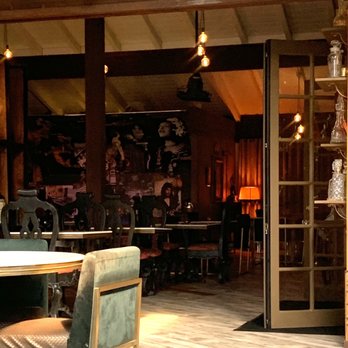Harlow’s - Some of the unique decor - American Near Me - Bonsall, California