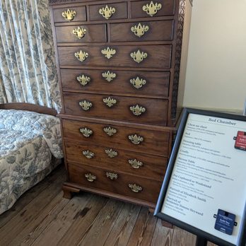 Heyward-Washington House - They have a system to listen to self guided tour. Point the device at the red or blue tour, and a description of that specific room begins. - Landmarks & Historical Buildings Near Me - Charleston, South Carolina