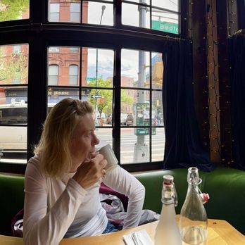 Allswell - The ambiance of the corner booth - New American Near Me - Brooklyn, New York