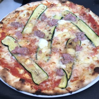 La Vecia Botte - Aosta pizza with sausage and grilled zucchini. Yummmmmmm! - Pizza Near Me - Vicenza, Virgin Islands La Vecia Botte - Aosta pizza with sausage and grilled zucchini. Yummmmmmm! - Pizza Near Me - Vicenza, Virgin Islands