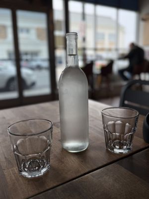 MOTO Delicatessen & Bodega by null