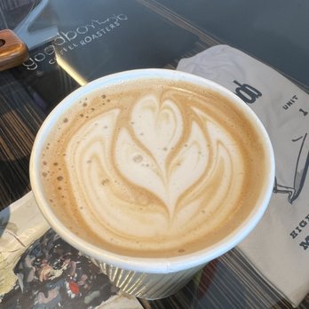 Goodboybob Coffee Roasters - Vanilla latte with oat milk - Coffee & Tea Near Me - Manhattan Beach, California