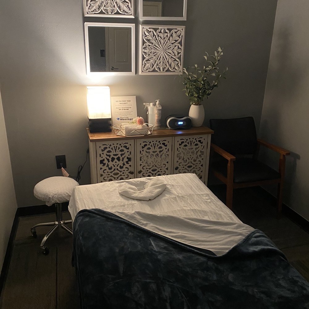 Blue Lily Massage - Very comfortable and cute room - Massage Therapy Near Me - Arroyo Grande, California Blue Lily Massage - Very comfortable and cute room - Massage Therapy Near Me - Arroyo Grande, California
