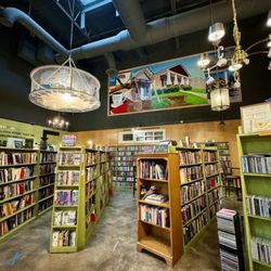 Julia's Cafe & Books