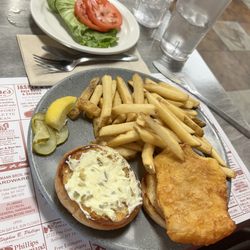 The Kopper Keg - Fish sandwich