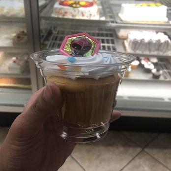Pink Elephant Bakery - Vanilla Cupcake 4.5/5 - Bakeries Near Me - San Jose, California