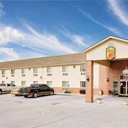 Super 8 by Wyndham Mound City - Exterior