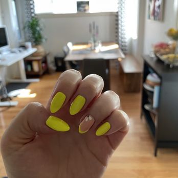 17 Jewels Nail Spa - Nail Salons Near Me - Oakland, California