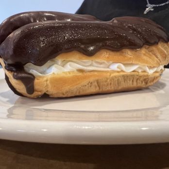 Landmark Diner Restaurant - Chocolate Eclair - Diners Near Me - Charlotte, North Carolina Landmark Diner Restaurant - Chocolate Eclair - Diners Near Me - Charlotte, North Carolina