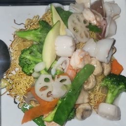 Crispy Noodles with seafood