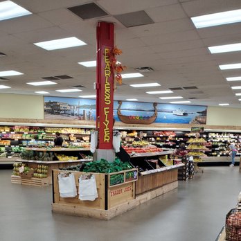 Trader Joe's - Produce section - Grocery Near Me - Seattle, Washington